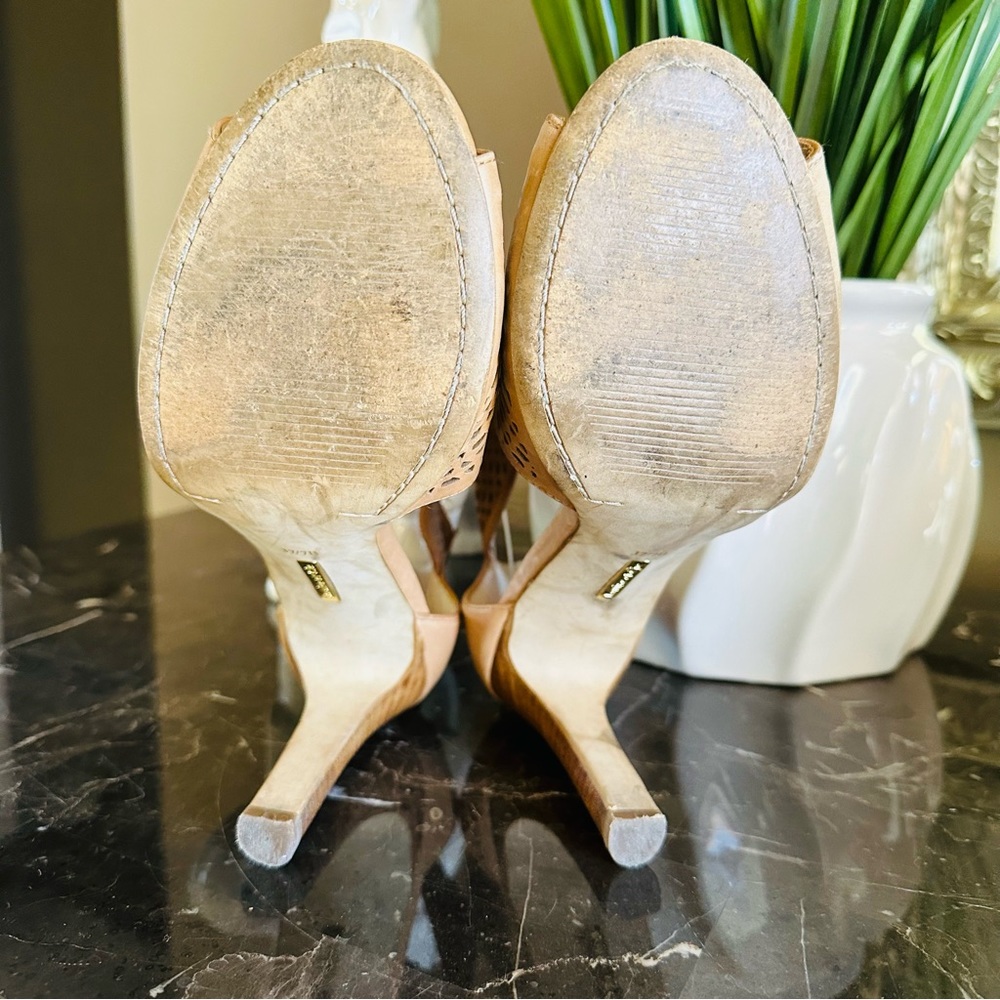 Louise et Cie Camel Peep Toe Heels Size 37 / 7B Wooden Heel - Picture 5 of 10